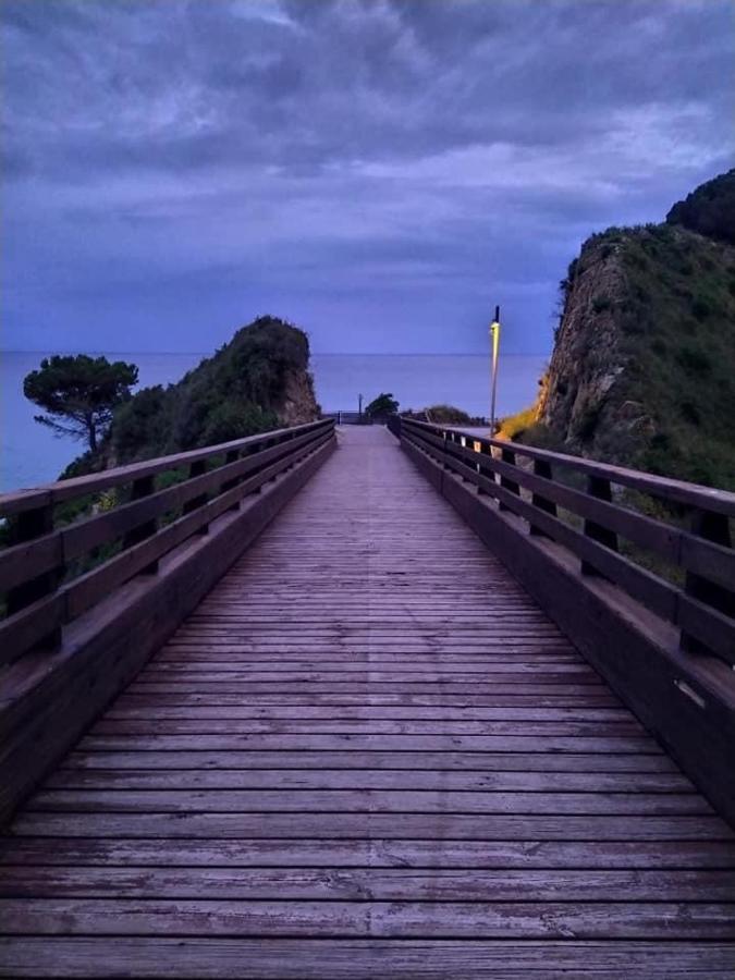 The Hollidays Apartment Calella Esterno foto